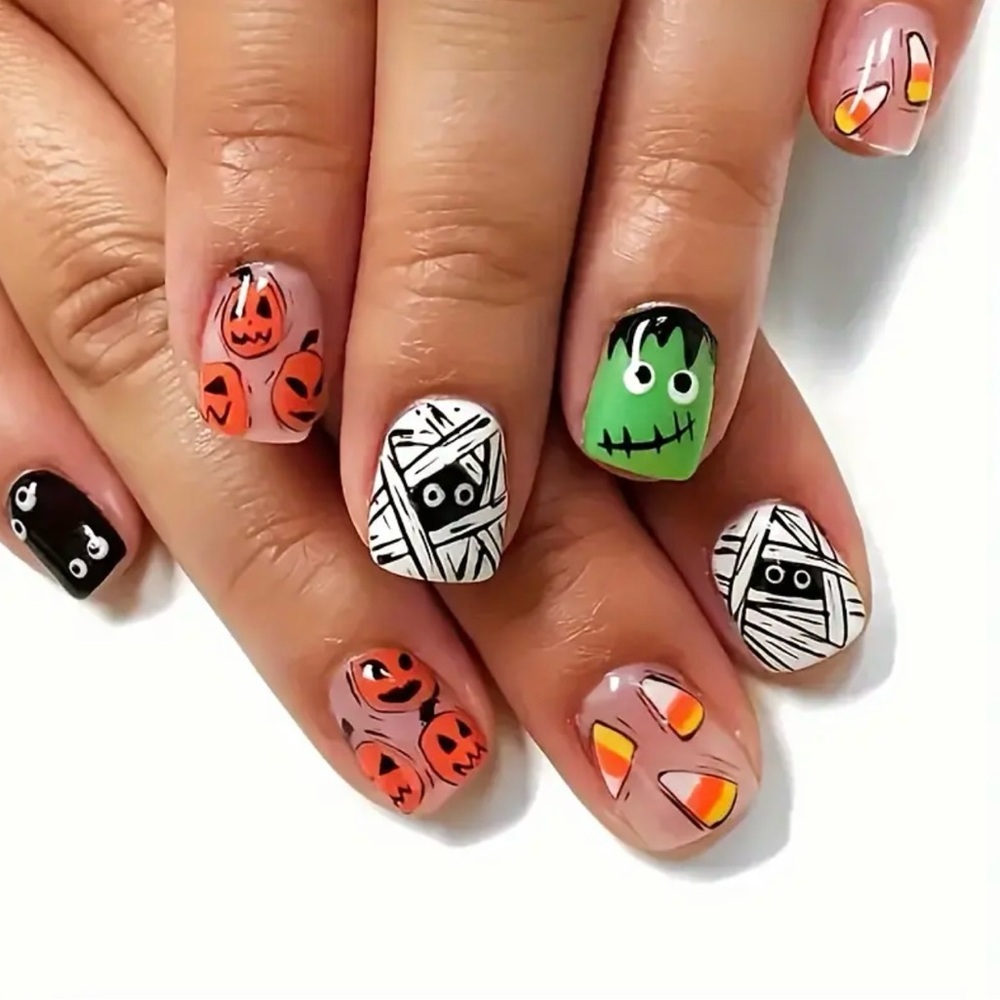 24 pcs Halloween Themed Press-on Nails Pumpkins Frankenstein Mummy Candy Corn